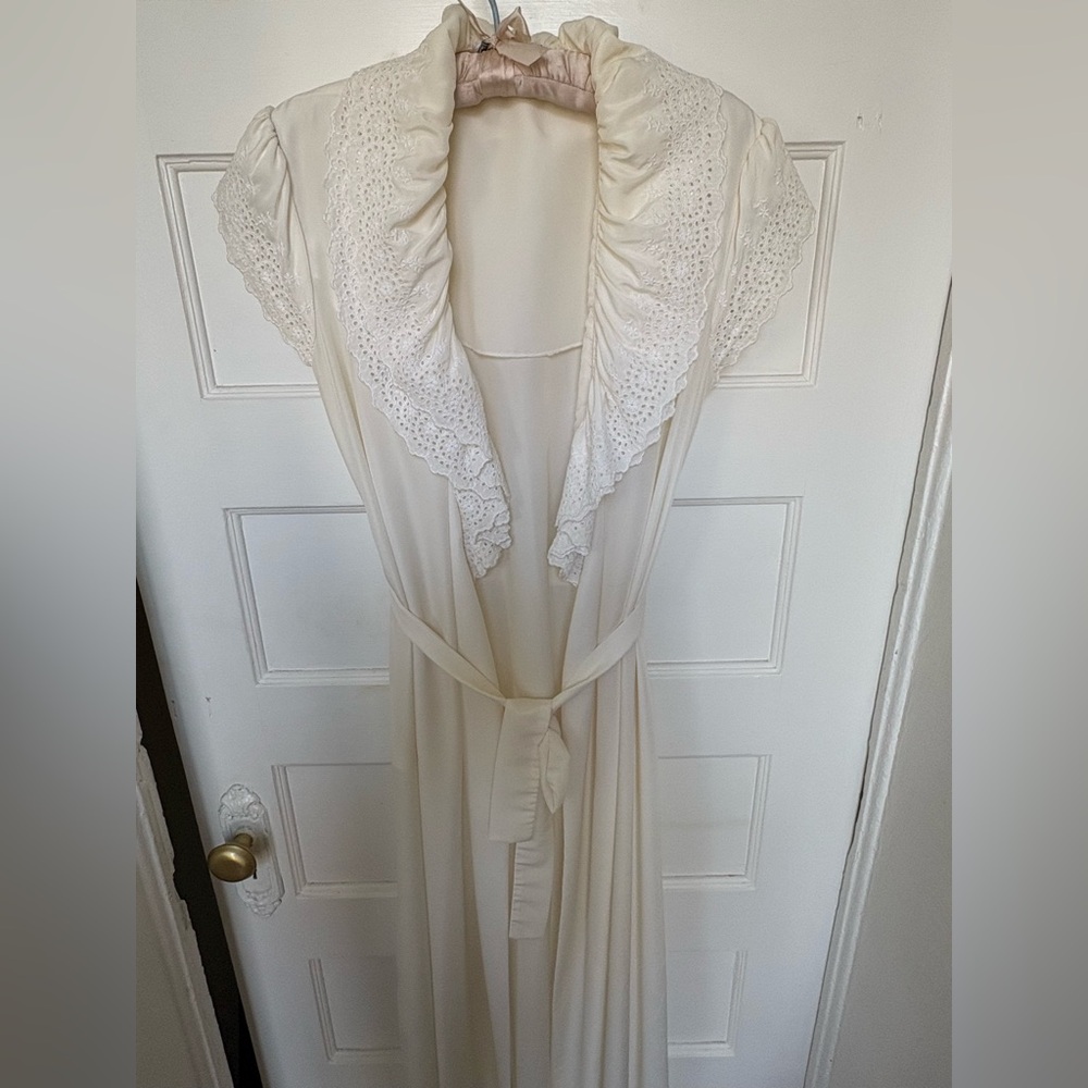 VintageDior Cream Robe with Lace Detail